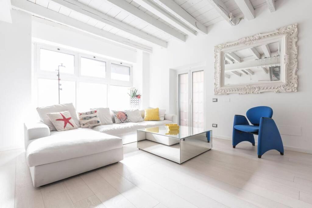 Unique 4 Storey House On Naviglio 4Bd, 4Bt Milánó Kültér fotó