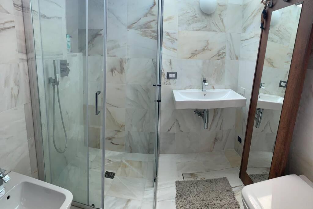 Unique 4 Storey House On Naviglio 4Bd, 4Bt Milánó Kültér fotó